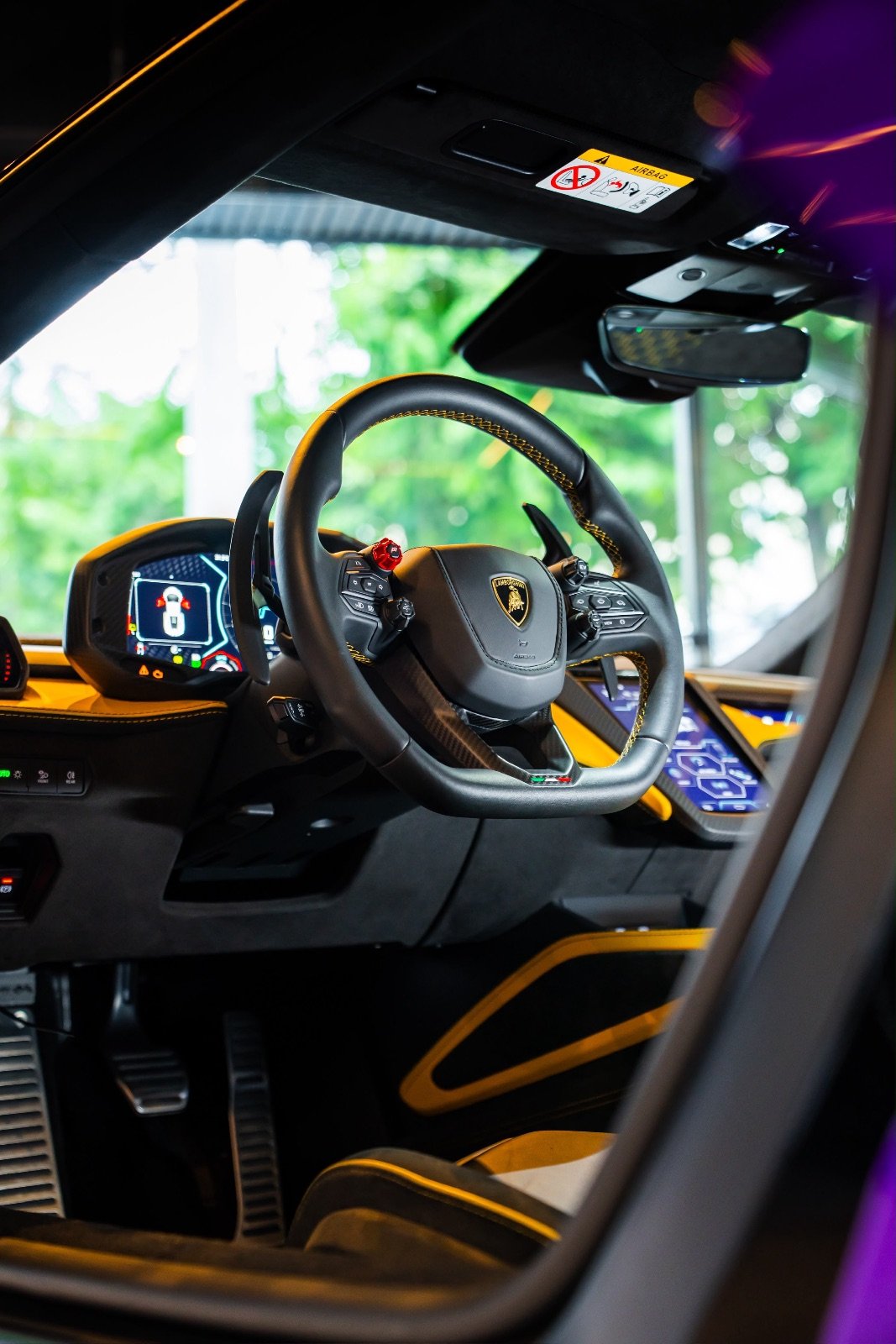 Lamborghini Revuelto 2024 Roxo — foto 11