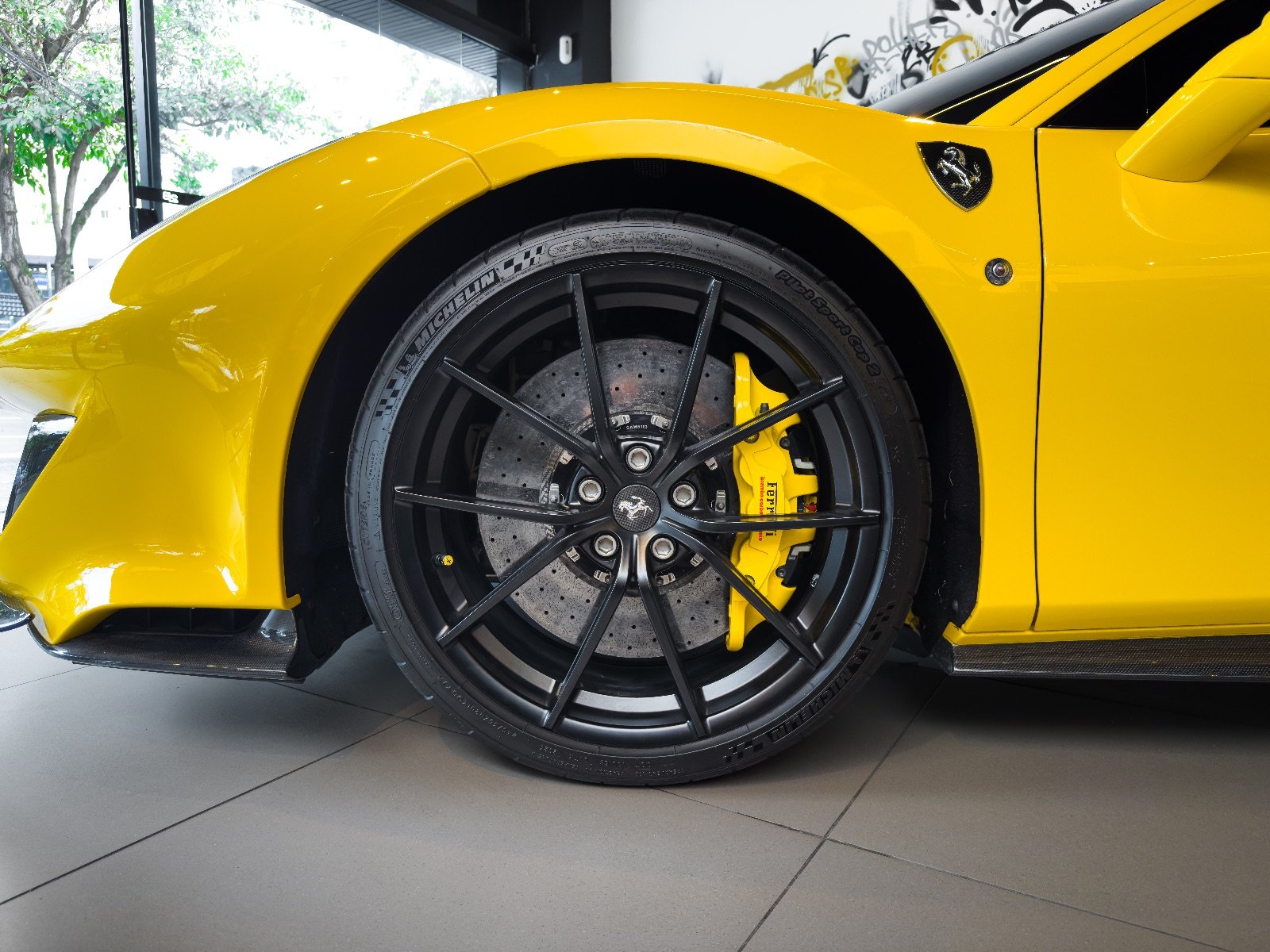 Ferrari 488 Pista 2019 Amarelo — foto 10