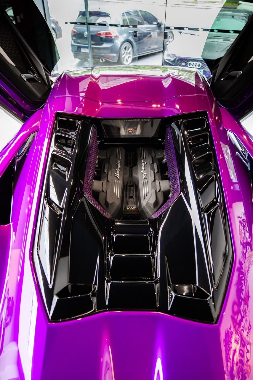 Lamborghini Revuelto 2024 Roxo — foto 9