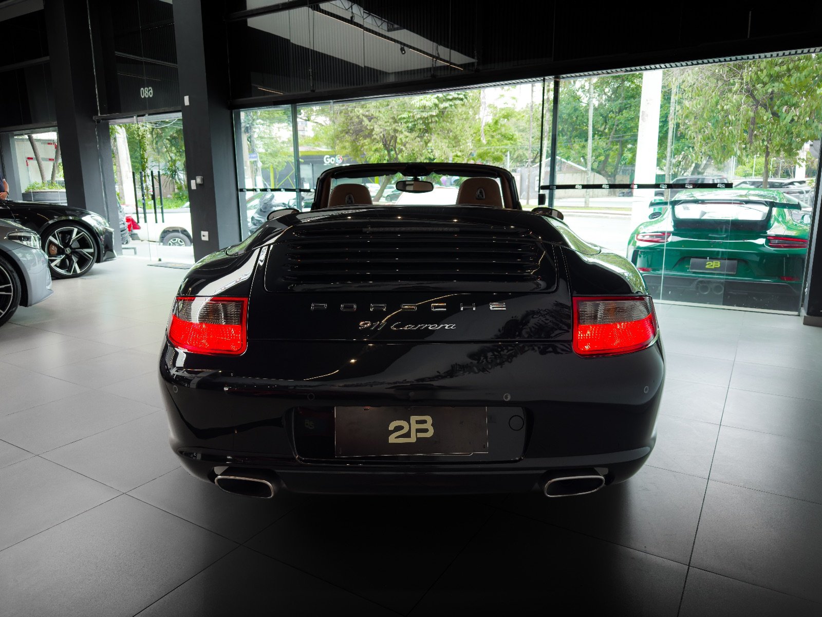 Porsche 911 Carrera Cabriolet 2008 Preta — foto 8