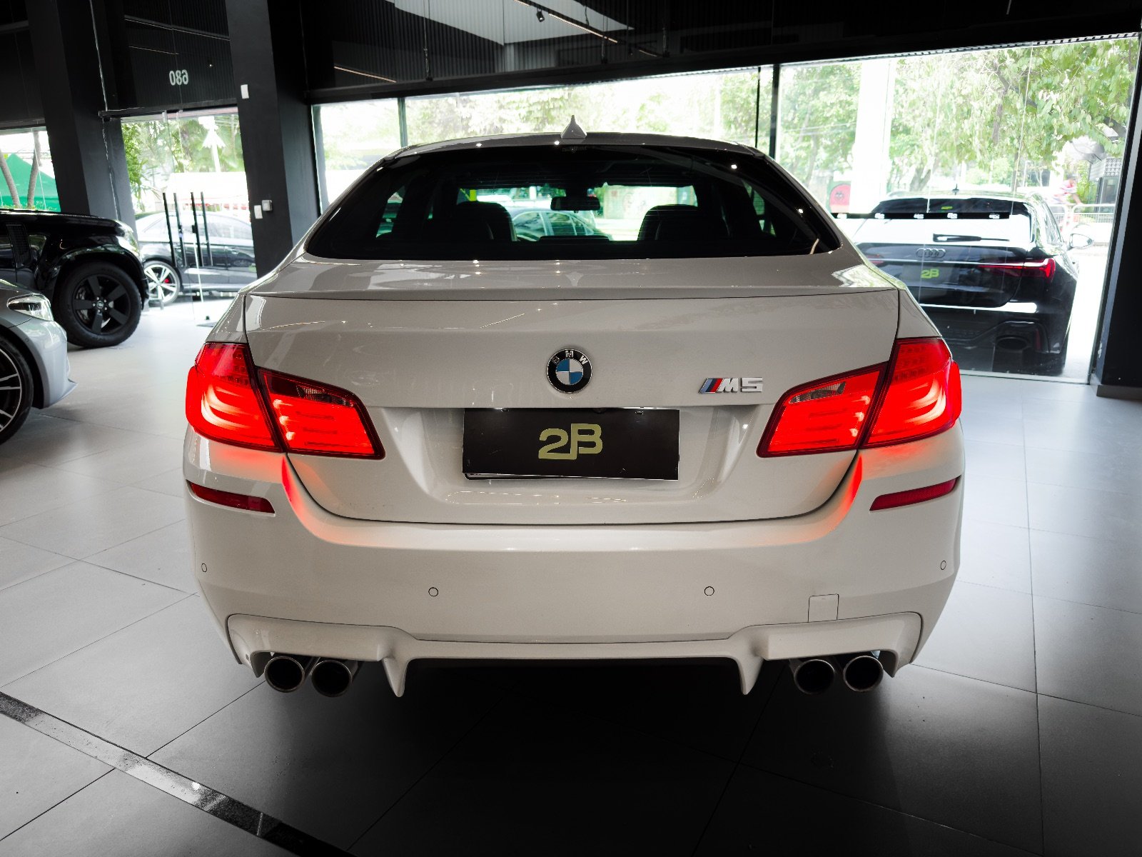BMW M5 F10 2013 Branca — foto 7