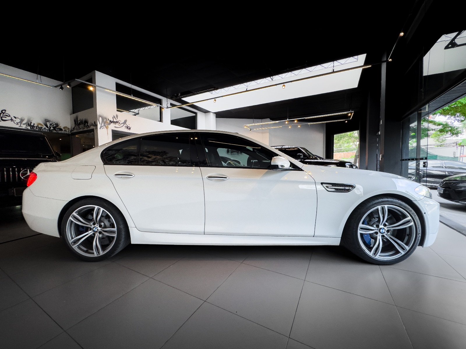 BMW M5 F10 2013 Branca — foto 4