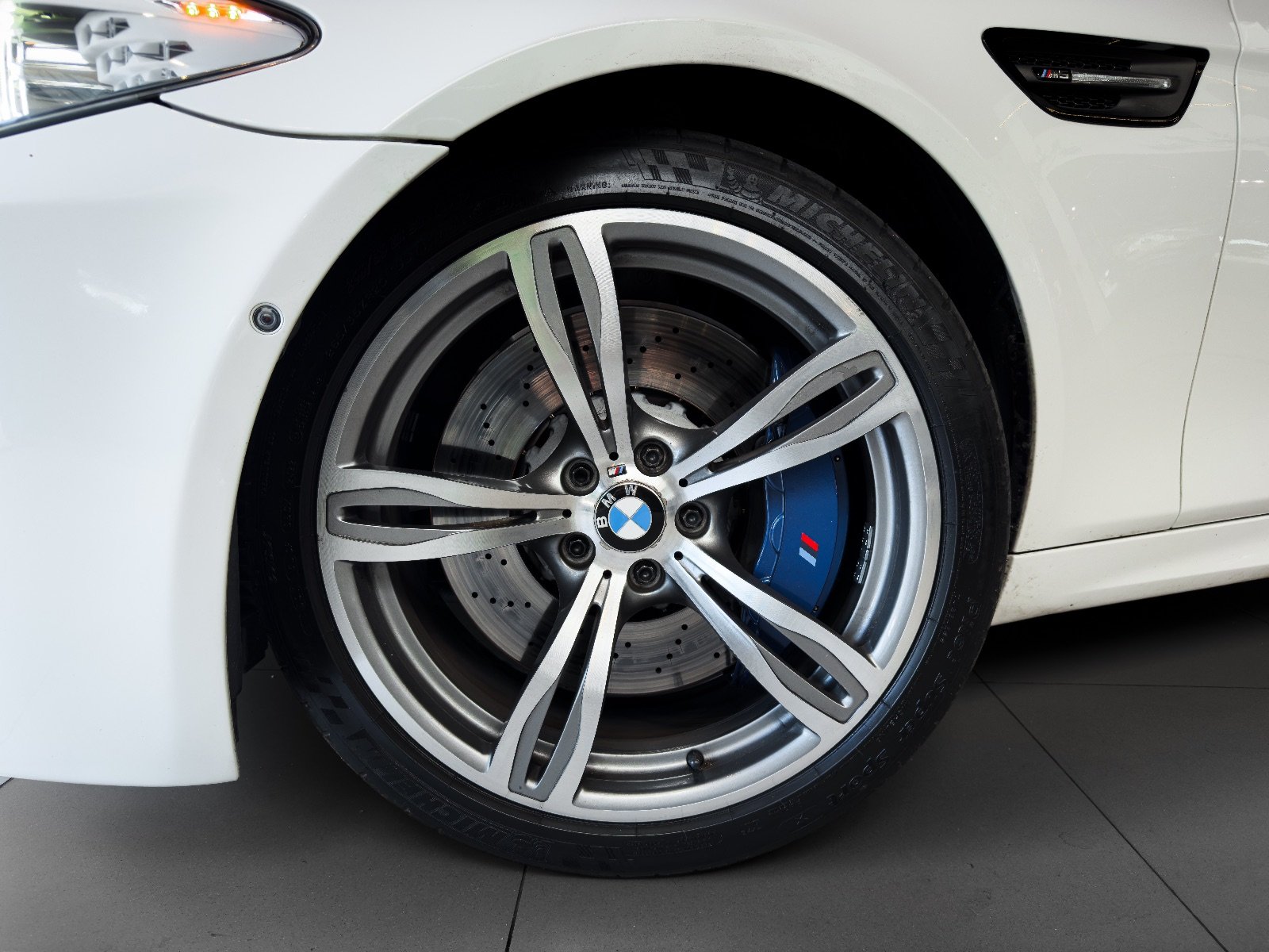 BMW M5 F10 2013 Branca — foto 8