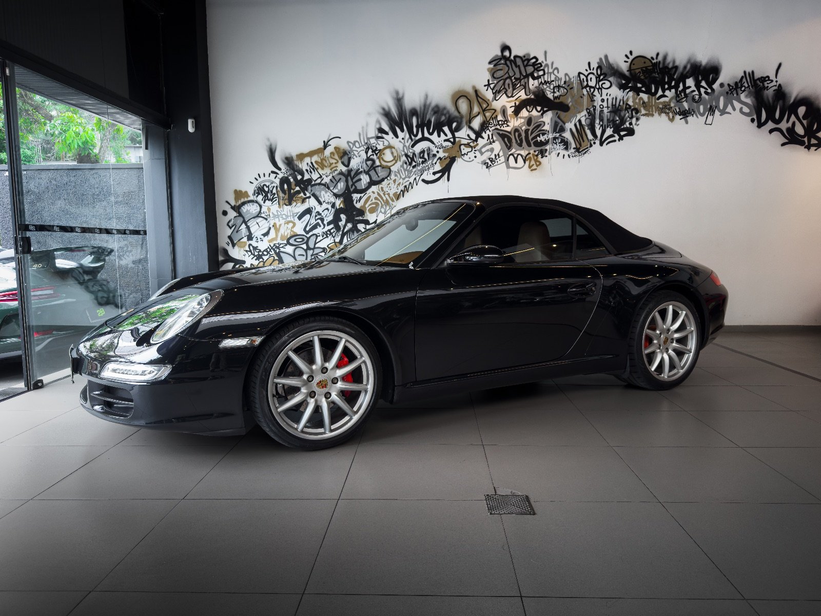 Porsche 911 Carrera Cabriolet 2008 Preta — foto 10