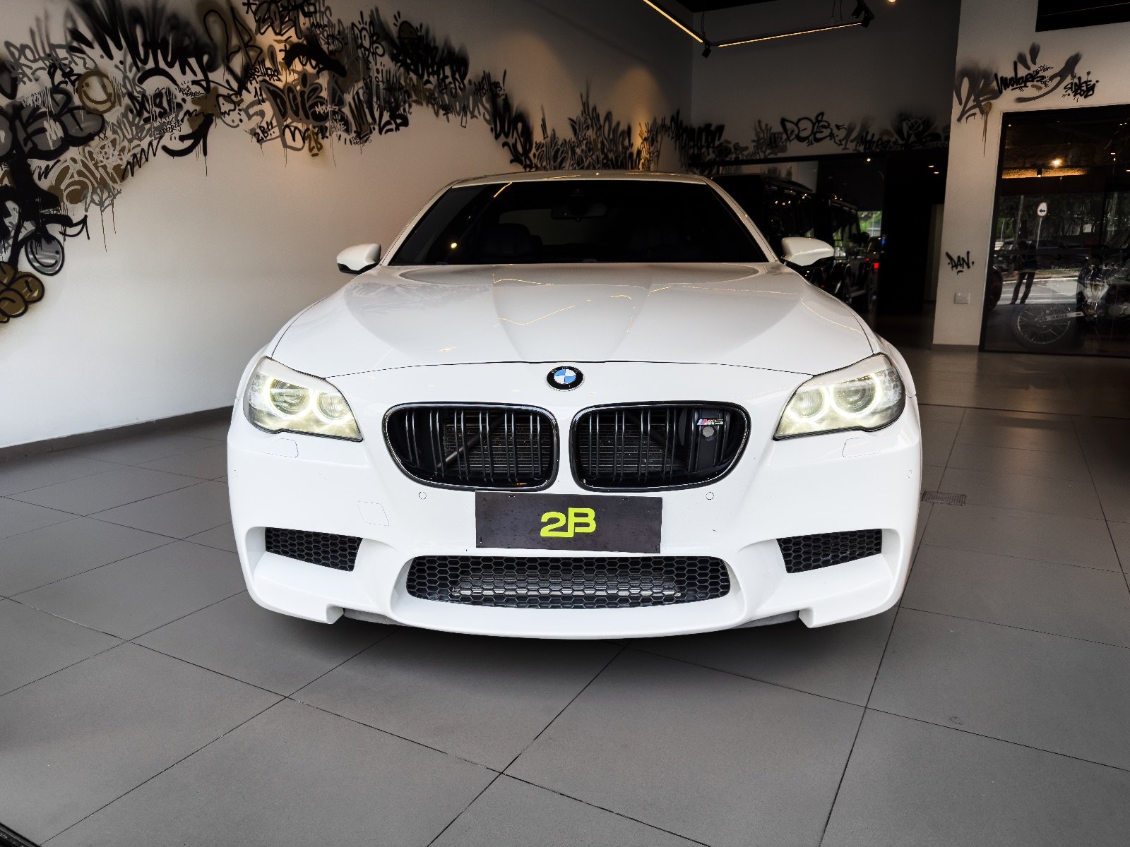 BMW M5 F10 2013 Branca — foto 3