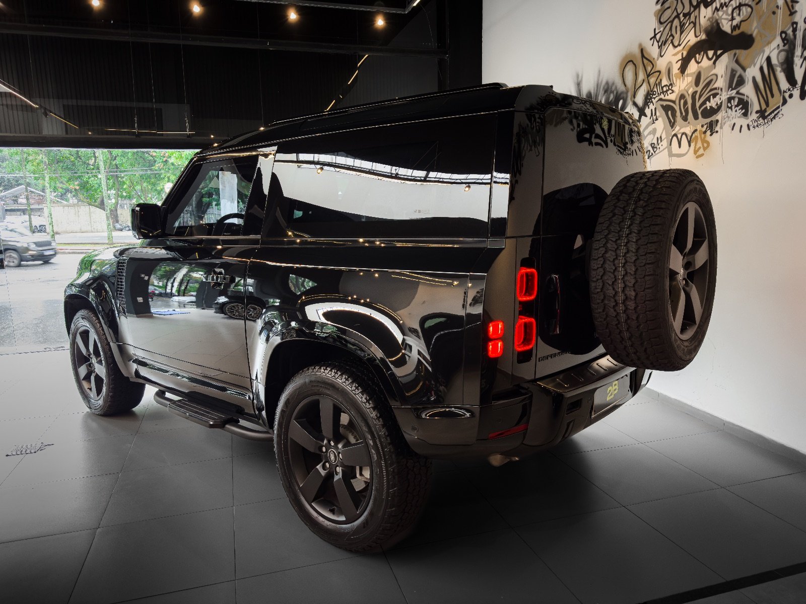 Land Rover Defender 90 D300 HSE 2023 Preto — foto 6
