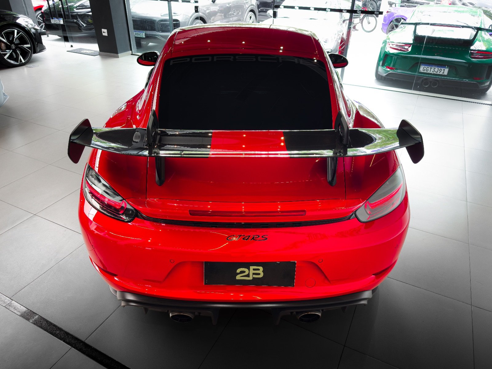 Porsche 718 Cayman GT4 RS 2024 Vermelho — foto 10