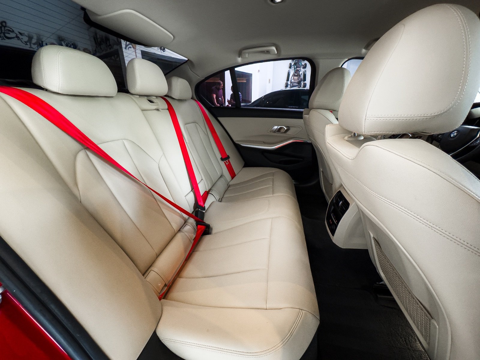 BMW 320i Sport 2020 Vermelha — foto 9