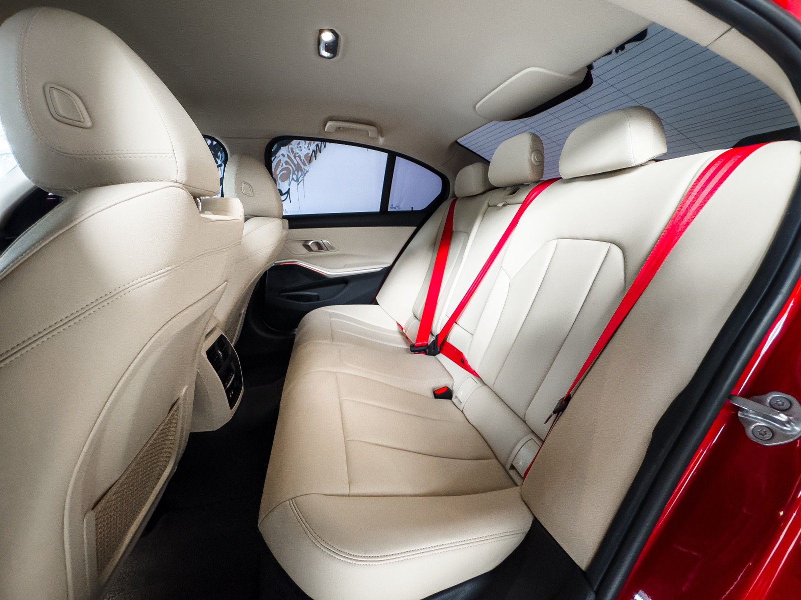 BMW 320i Sport 2020 Vermelha — foto 10