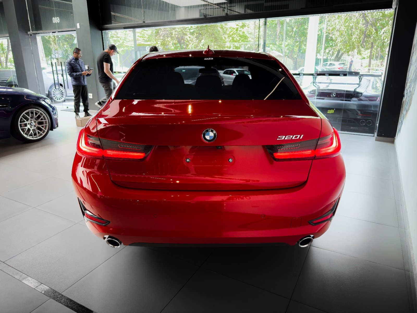 BMW 320i Sport 2020 Vermelha — foto 7