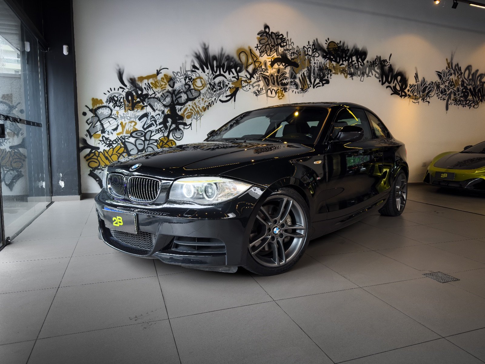 BMW 135i 2012 Preto — foto 1