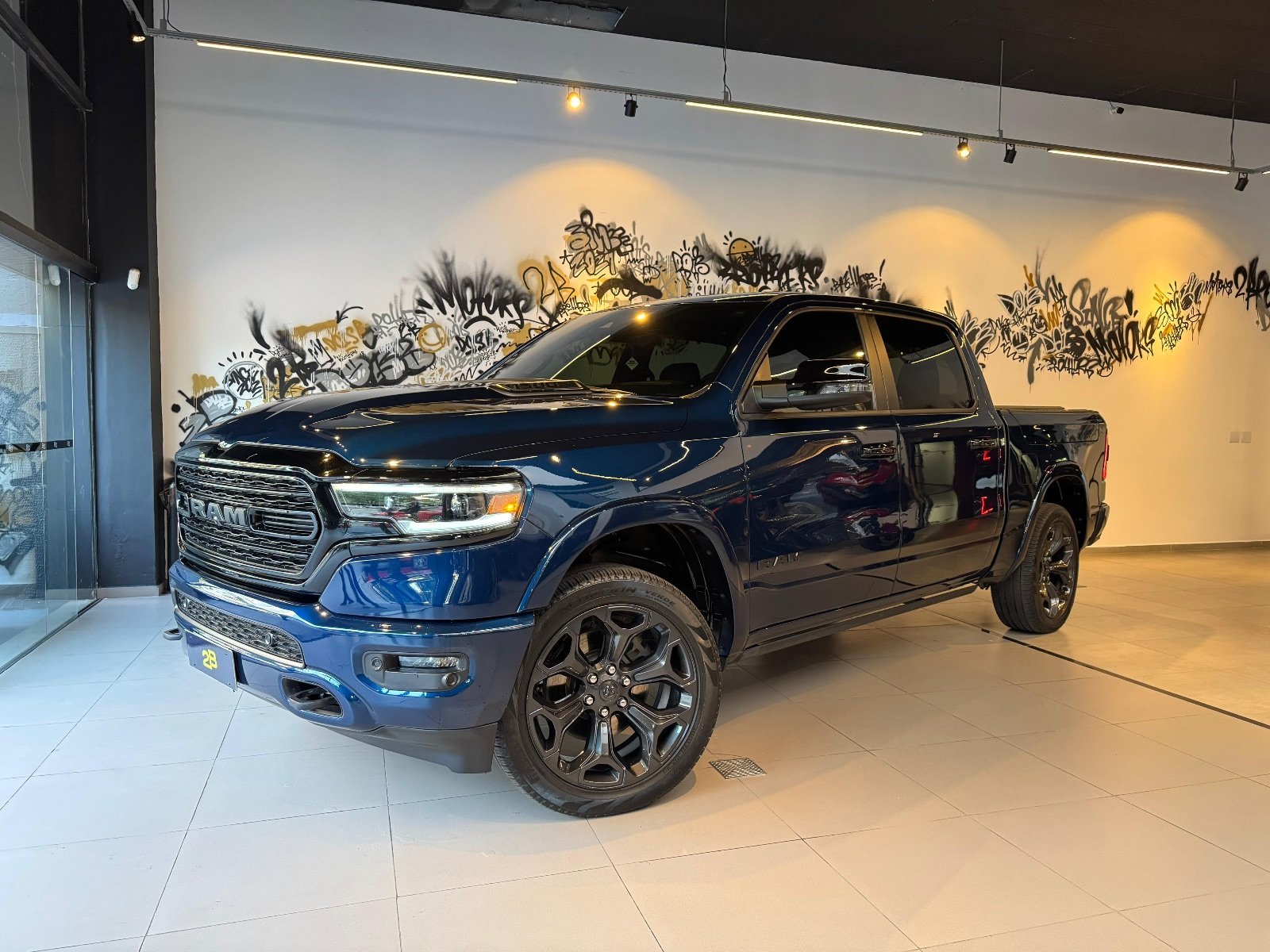 RAM 1500 Limited Night Edition 2023 Azul — foto 1