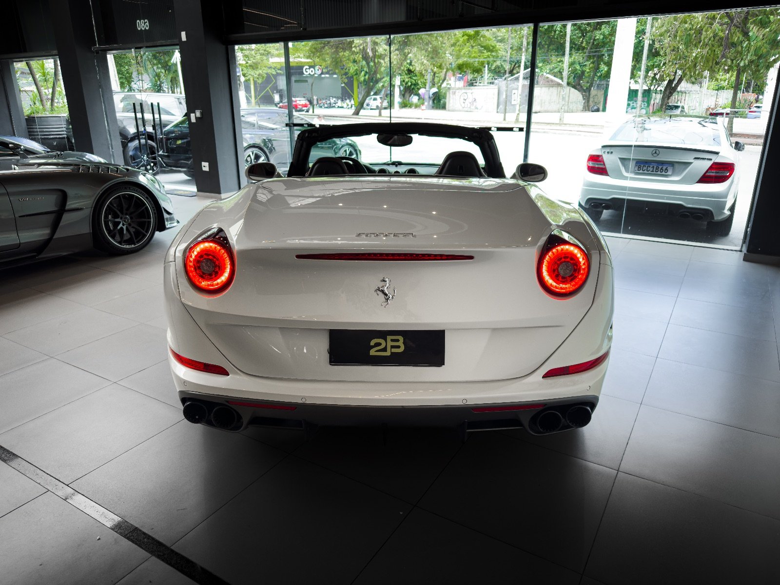 Ferrari California T 2017 Branca — foto 7