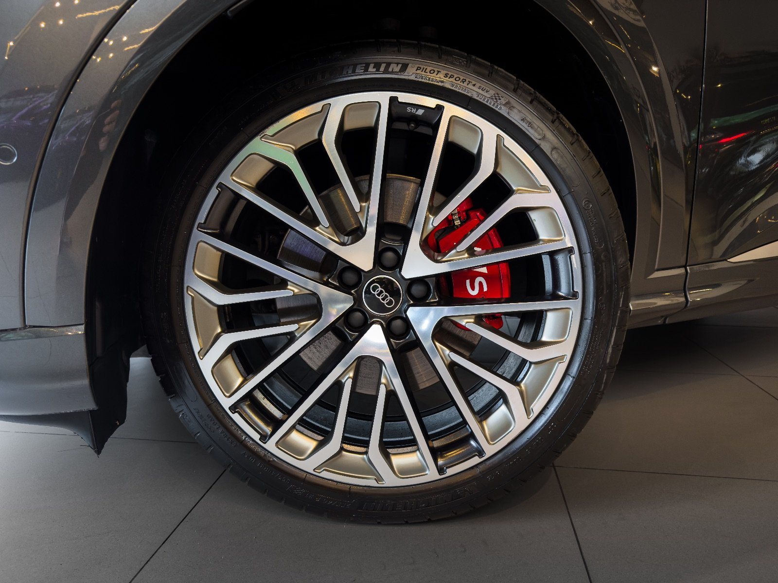 Audi SQ5 2025 Cinza — foto 8